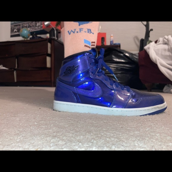 Athletic_Shoes